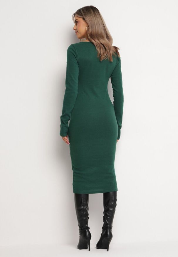 Born2be - Ciemnozielona Dzianinowa Sukienka Midi z Aplikacją Kwiatu Unesilla. Kolor: zielony. Materiał: dzianina. Wzór: aplikacja, kwiaty. Długość: midi