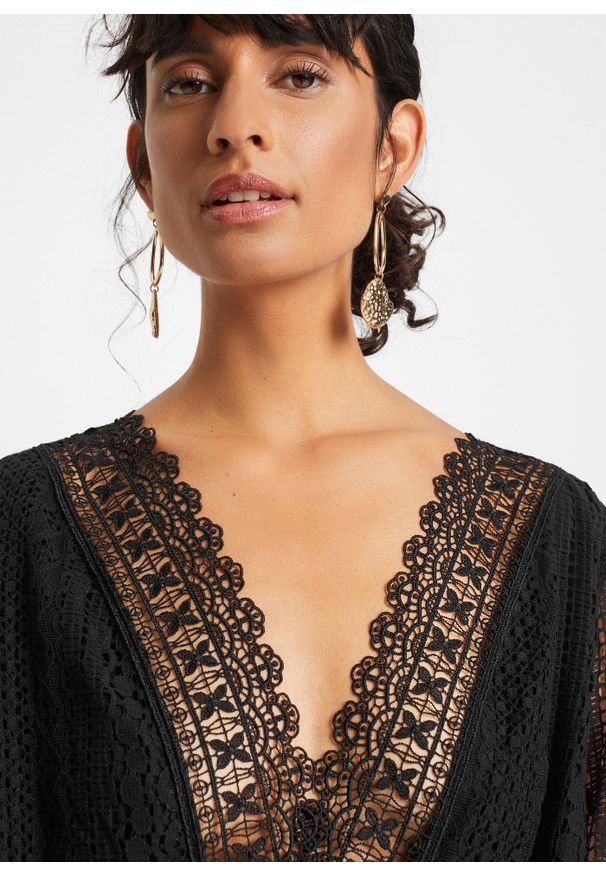 bonprix - Długa sukienka w optyce szydełkowej. Kolor: czarny. Materiał: koronka. Wzór: koronka. Długość: maxi