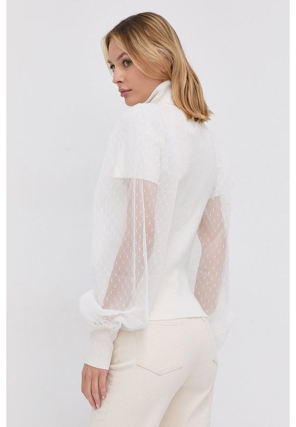 TwinSet - Twinset Sweter z domieszką wełny damski z golfem. Okazja: na co dzień. Typ kołnierza: golf. Kolor: beżowy. Materiał: wełna. Długość rękawa: długi rękaw. Długość: długie. Styl: casual