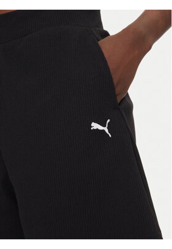 Puma Szorty sportowe ESS Elevated 5" 685026 Czarny Regular Fit. Kolor: czarny. Materiał: syntetyk