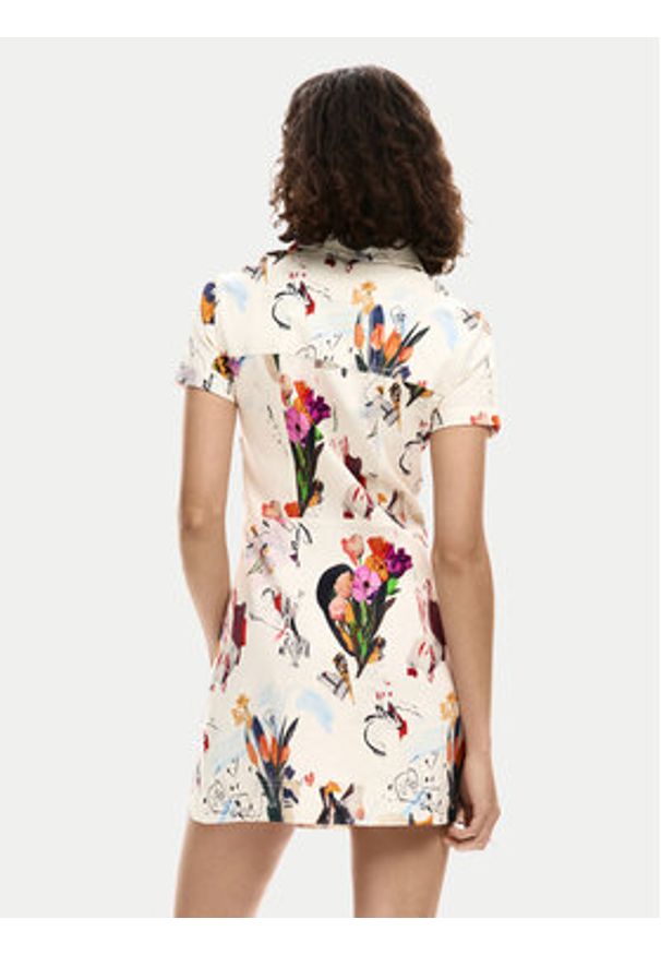 Desigual Sukienka koszulowa Fini 26SWVW48 Écru Regular Fit. Kolor: kremowy. Materiał: wiskoza. Typ sukienki: koszulowe