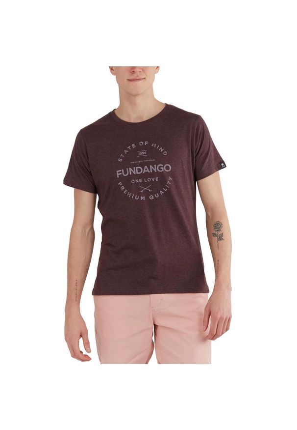 FUNDANGO - T-shirt męski Fundango Basic - T Logo-4 krótki rękaw. Kolor: czerwony. Materiał: bawełna, materiał. Długość rękawa: krótki rękaw. Długość: krótkie