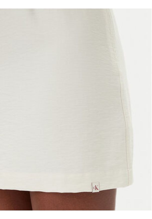 Calvin Klein Jeans Sukienka koszulowa J20J225297 Beżowy Regular Fit. Kolor: beżowy. Materiał: wiskoza. Typ sukienki: koszulowe