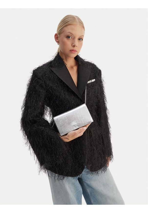 Calvin Klein Torebka Ck Metallic Wallet On Chain LV04F3320G Srebrny. Kolor: srebrny. Materiał: skórzane