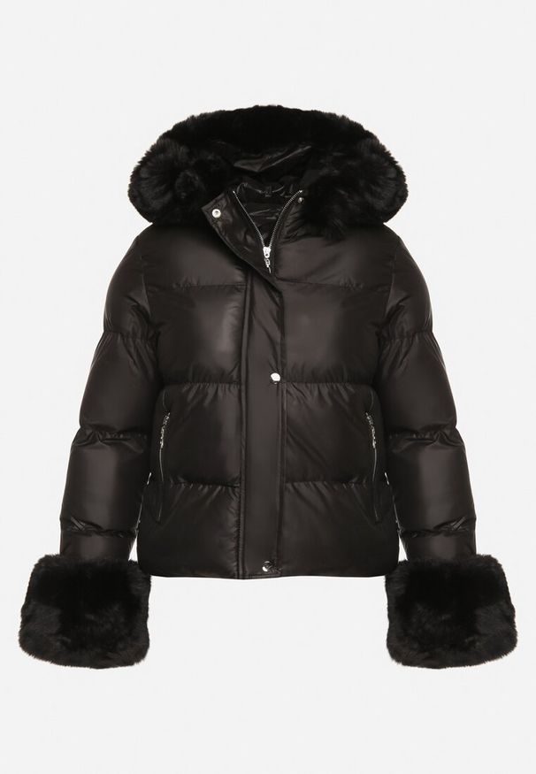 Born2be - Czarna Pikowana Kurtka z Kapturem Zdobiona Futerkiem Olenesa. Okazja: na co dzień. Typ kołnierza: kaptur. Kolor: czarny. Materiał: futro. Wzór: aplikacja. Styl: casual