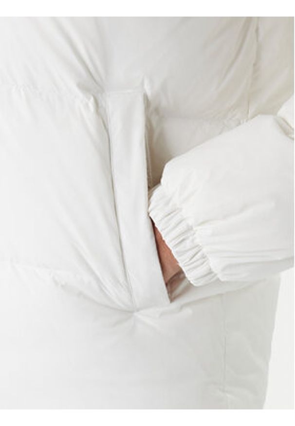 Tommy Jeans Kurtka puchowa Essential DM0DM19786 Biały Regular Fit. Kolor: biały. Materiał: syntetyk