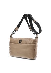 Beżowa Torebka Damska Na Ramię Pepe Moll. Kolor: beżowy. Wzór: aplikacja. Materiał: skórzane. Styl: casual, elegancki, klasyczny. Rodzaj torebki: na ramię #4