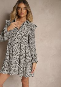 Renee - Czarna Sukienka Qyrrahne. Kolor: czarny. Długość rękawa: krótki rękaw. Długość: mini #3