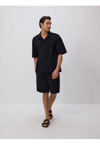Reserved - Bawełniana koszula comfort fit - czarny. Kolor: czarny. Materiał: bawełna #1