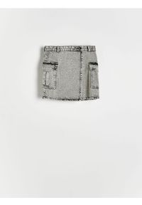 Reserved - Spódnica z kieszeniami cargo - jasnoszary. Kolor: szary. Materiał: jeans, bawełna #1
