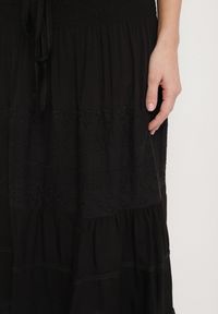Born2be - Czarna Spódnica z Bawełny z Wysokim Stanem w Stylu Boho Ellitrae. Okazja: na co dzień. Stan: podwyższony. Kolor: czarny. Materiał: bawełna. Sezon: lato, wiosna. Styl: boho #7