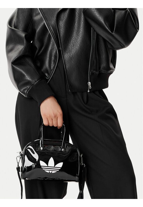 Adidas - adidas Torebka Adicolor Mini Bowling JX0247 Czarny. Kolor: czarny. Materiał: skórzane