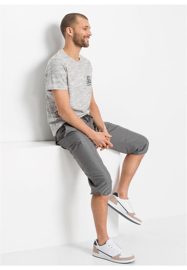 bonprix - Spodnie 3/4 z mikrofibry w fasonie regular fit. Stan: obniżony. Kolor: szary. Materiał: mikrofibra