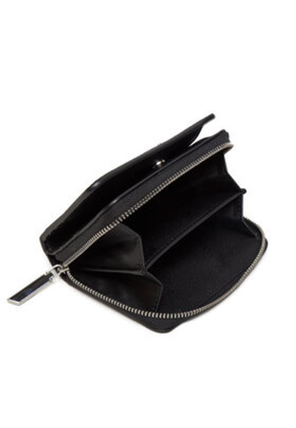 Calvin Klein Portfel Ck Must Md Zip Around K60K612355 Czarny. Kolor: czarny. Materiał: skóra