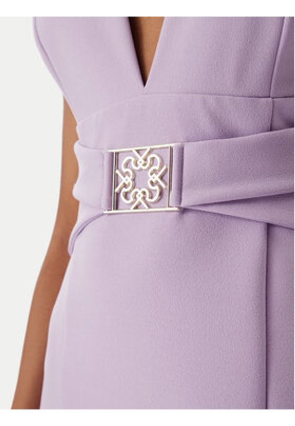 Rinascimento Sukienka koktajlowa CFC0123769003 Fioletowy Regular Fit. Kolor: fioletowy. Materiał: syntetyk. Styl: wizytowy