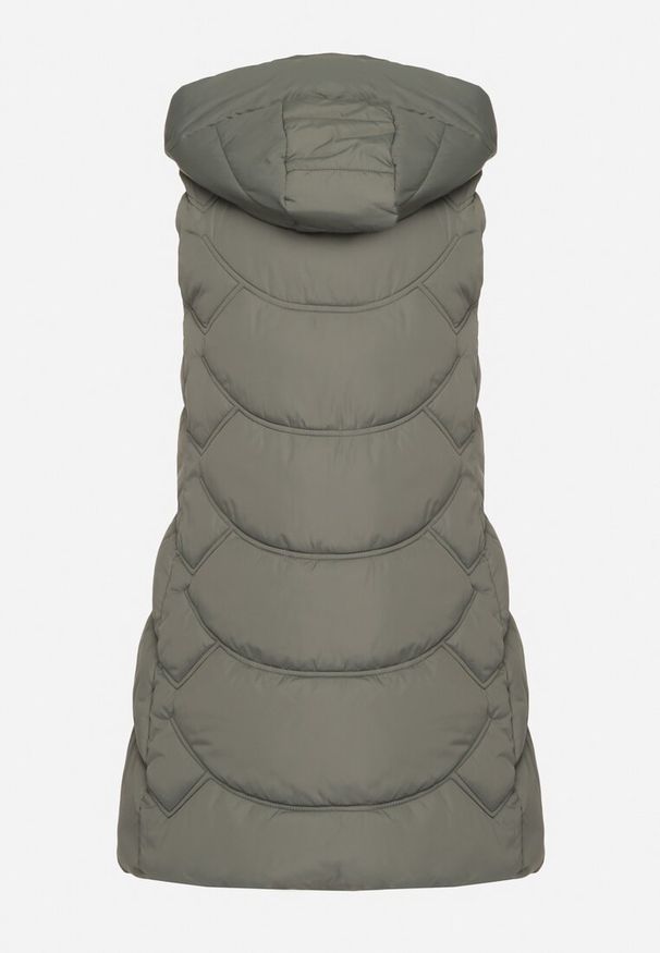 Born2be - Zielona Kamizelka z Odpinanym Kapturem Ozdobiona Pikowaniem Tulira. Okazja: na co dzień. Kolor: zielony. Materiał: jeans. Wzór: aplikacja. Styl: elegancki, casual, klasyczny