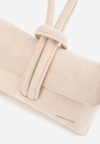 Born2be - Beżowa Prostokątna Torebka do Ręki z Imitacji Zamszu z Oryginalnym Uchwytem Mephone. Kolor: beżowy. Wzór: gładki. Materiał: zamszowe. Styl: elegancki. Rodzaj torebki: do ręki #4