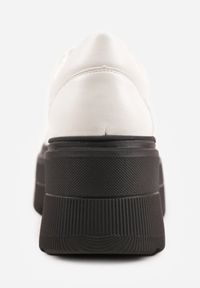 Renee - Biało-Czarne Sneakersy Vices na Grubej Podeszwie Tuliri. Kolor: biały. Materiał: jeans. Obcas: na platformie #10