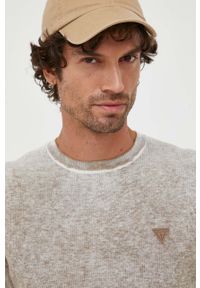 Guess sweter męski kolor beżowy lekki. Kolor: beżowy. Materiał: prążkowany. Wzór: ze splotem #3