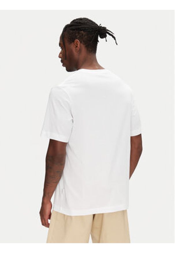 Jack & Jones T-Shirt Varenna 12273162 Biały Regular Fit. Kolor: biały. Materiał: bawełna