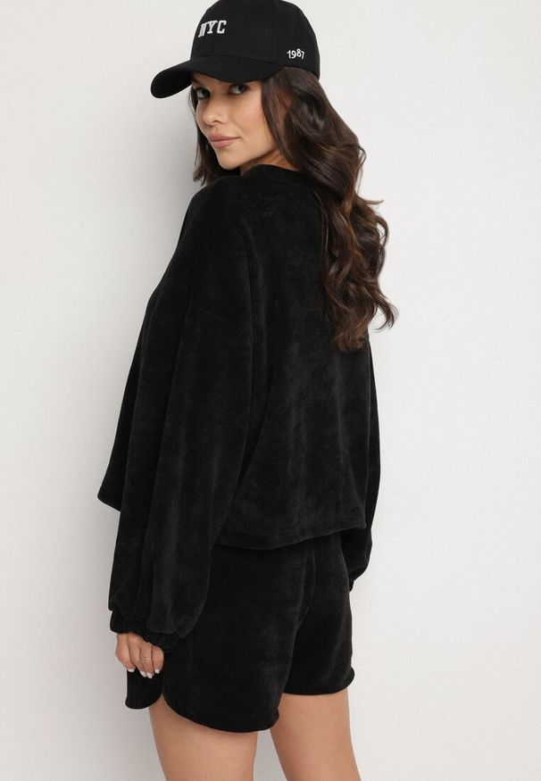 Born2be - Czarny Dzianinowy Komplet Bluza i Szorty Novanisa. Kolor: czarny. Materiał: dzianina