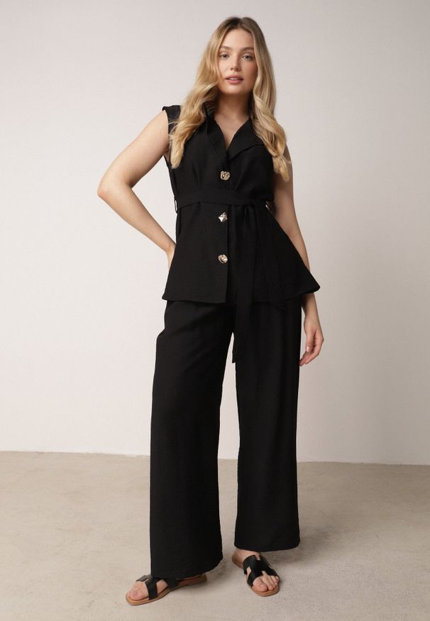 Born2be - Czarny Komplet z Topem o Fasonie Kamizelki z Paskiem i Szerokimi Spodniami z Wiskozą Zarinesh. Kolor: czarny. Materiał: wiskoza