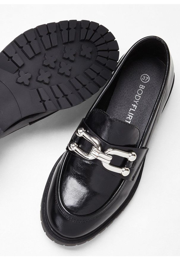 bonprix - Loafersy. Zapięcie: sprzączka, bez zapięcia. Kolor: czarny