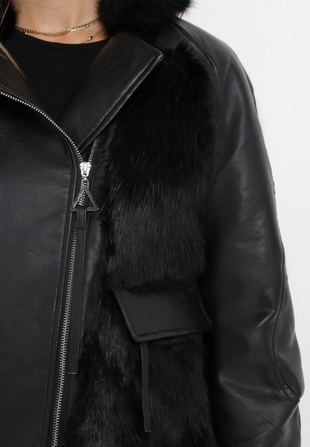 Born2be - Czarna Kurtka z Imitacji Skóry Ozdobiona Futerkiem Coumballe. Kolor: czarny. Materiał: futro, skóra. Wzór: aplikacja