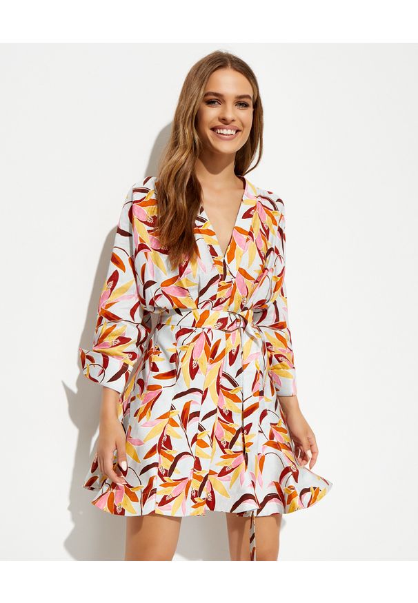 ACLER AUSTRALIA - Wzorzysta sukienka Northbrook. Kolor: brązowy. Materiał: wiskoza, len, nylon, tkanina. Wzór: nadruk. Długość: mini