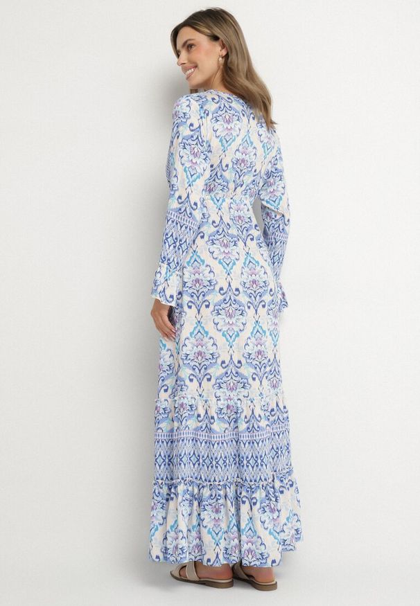Born2be - Niebieska Sukienka w Stylu Boho z Kopertowym Dekoltem z Bawełny i Wiskozy Soderia. Okazja: na spacer, na co dzień. Typ kołnierza: dekolt kopertowy. Kolor: niebieski. Materiał: bawełna, wiskoza. Długość rękawa: długi rękaw. Typ sukienki: kopertowe. Styl: boho