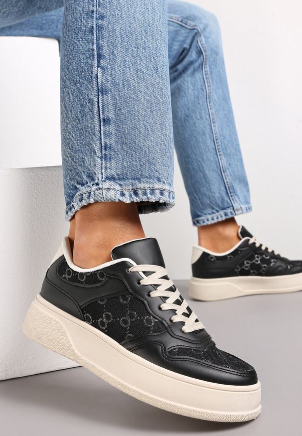 Renee - Czarne Sneakersy Sznurowane na Grubej Podeszwie Valua. Kolor: czarny