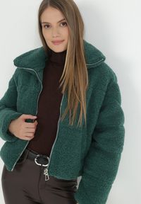Born2be - Zielona Kurtka Futerko Teddy Zychee. Okazja: na co dzień, na spacer. Kolor: zielony. Materiał: futro. Długość rękawa: długi rękaw. Długość: długie. Styl: casual, elegancki #5