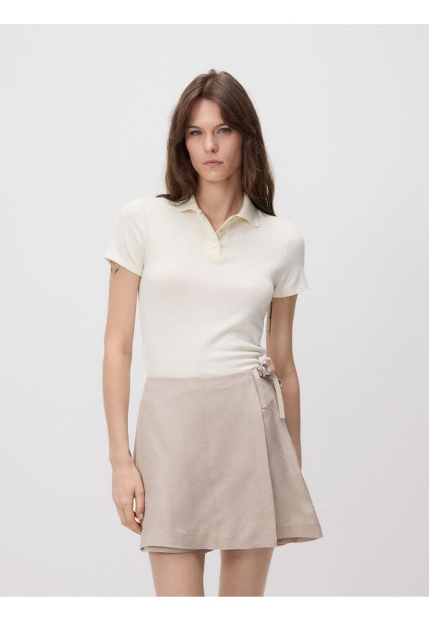 Reserved - Spódnico-szorty z lnem - beżowy. Kolor: beżowy. Materiał: len. Wzór: gładki