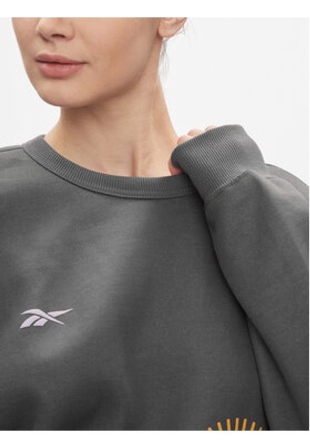 Reebok Bluza Classics Good Vibes Crew Sweatshirt HT6117 Szary. Kolor: szary. Materiał: bawełna