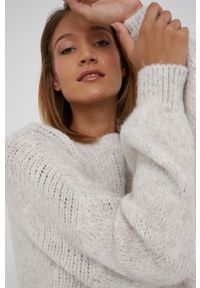 Answear Lab Sweter z domieszką wełny damski kolor kremowy ciepły. Okazja: na co dzień. Kolor: beżowy. Materiał: wełna. Długość rękawa: długi rękaw. Długość: długie. Styl: wakacyjny #5