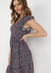 Born2be - Granatowa Sukienka Diomanassa. Typ kołnierza: dekolt w serek. Kolor: niebieski. Materiał: tkanina. Wzór: nadruk, kwiaty. Sezon: wiosna, lato. Długość: mini #6