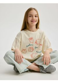Reserved - T-shirt z nadrukiem - kremowy. Kolor: kremowy. Materiał: bawełna. Wzór: nadruk