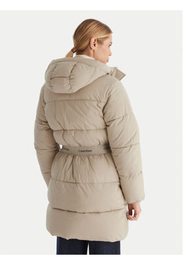 Calvin Klein Jeans Kurtka zimowa LV047D508G Beżowy Regular Fit. Kolor: beżowy. Materiał: syntetyk. Sezon: zima