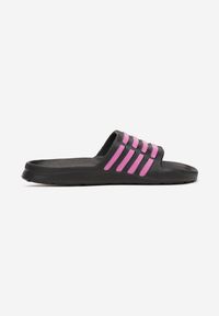 Born2be - Czarno-Fuksjowe Basenowe Klapki w Paski z Szerokim Paskiem Havika. Okazja: na co dzień. Kolor: czarny. Wzór: paski. Styl: casual