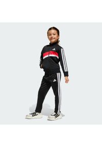 Adidas - Dres Seasonal Essentials Tiberio 3-Stripes Tricot Kids. Okazja: na uczelnię. Kolor: czerwony, czarny, wielokolorowy, biały. Materiał: dresówka. Styl: sportowy #1