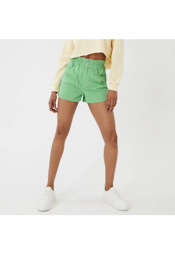 Sinsay - Szorty jeansowe high waist - Zielony. Stan: podwyższony. Kolor: zielony. Materiał: jeans