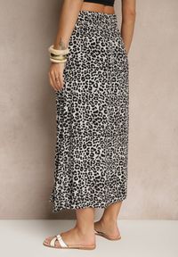 Renee - Szara Rozkloszowana Spódnica z Wiskozy ze Wsuwanymi Kieszeniami Koselle. Okazja: na co dzień. Kolor: szary. Materiał: wiskoza. Styl: casual, elegancki