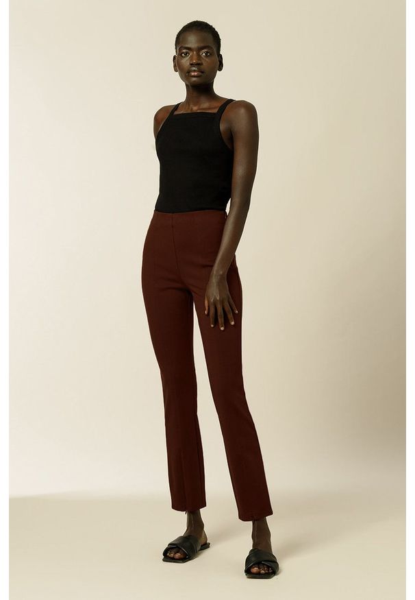 IVY & OAK - Ivy Oak Spodnie damskie kolor bordowy proste high waist. Okazja: na co dzień. Stan: podwyższony. Kolor: czerwony. Materiał: materiał. Styl: casual
