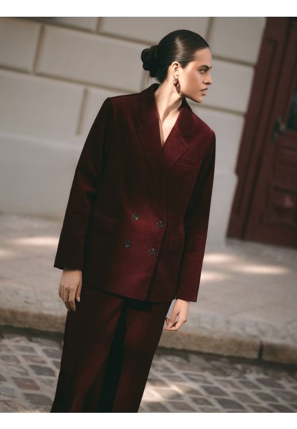 Reserved - Sztruksowa marynarka dwurzędowa - mahoniowy. Kolor: brązowy. Materiał: sztruks