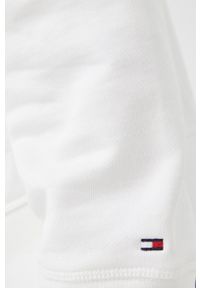 TOMMY HILFIGER - Tommy Hilfiger bluza bawełniana ICON męska kolor biały z aplikacją. Okazja: na co dzień. Kolor: biały. Materiał: bawełna. Wzór: aplikacja. Styl: casual #3
