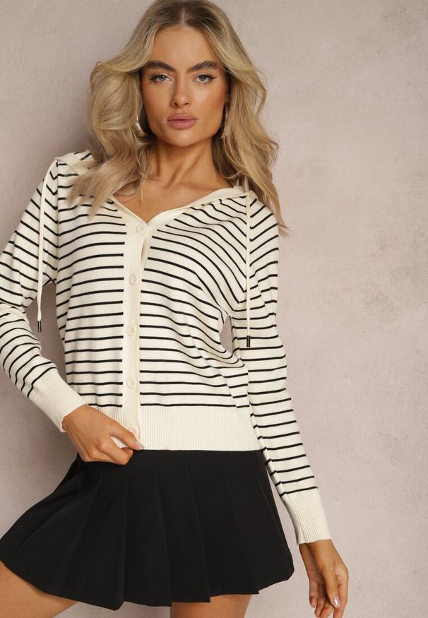 Renee - Beżowy Kardigan z Wiskozy w Paski z Kapturem i Guzikami Oevira. Typ kołnierza: kaptur. Kolor: beżowy. Materiał: wiskoza. Wzór: paski