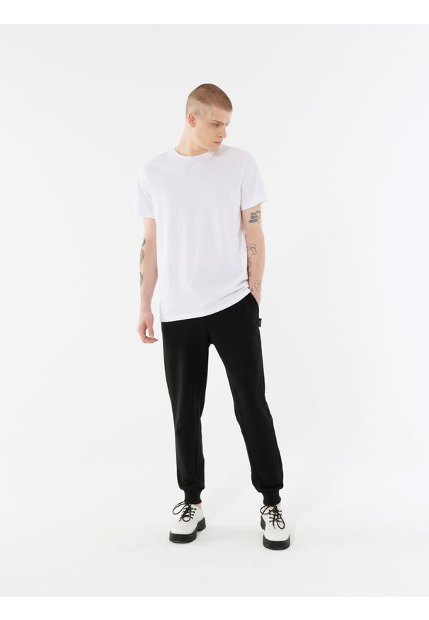 outhorn - T-shirt męski. Okazja: na co dzień. Materiał: bawełna, jersey, materiał. Styl: casual