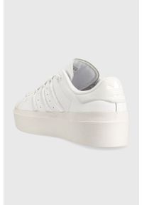 adidas Originals sneakersy skórzane Superstar Bonega kolor biały. Nosek buta: okrągły. Kolor: biały. Materiał: skóra. Obcas: na platformie. Model: Adidas Superstar #2
