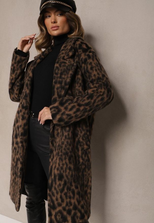 Renee - Brązowy Panterkowy Płaszcz Dwurzędowy Pesaltia. Okazja: na co dzień. Kolor: brązowy. Materiał: skóra. Sezon: jesień. Styl: klasyczny, casual