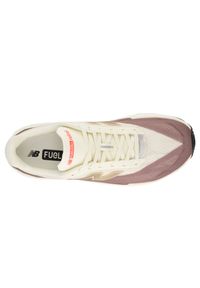 Buty męskie New Balance FuelCell Rebel v5 MFCXLY5 – beżowe. Kolor: beżowy. Materiał: syntetyk, materiał, guma. Szerokość cholewki: normalna. Wzór: geometria. Sport: bieganie, fitness #2